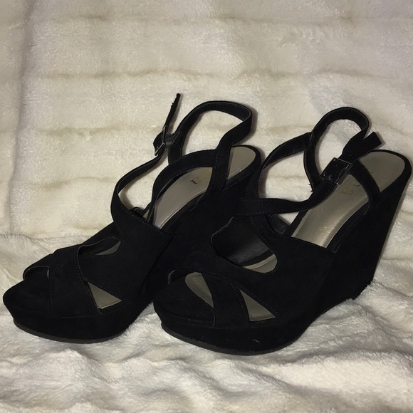 black dress wedges